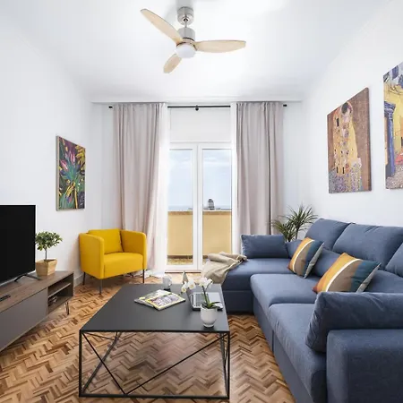 Apartment Jardines Del Puerto With View Malaga